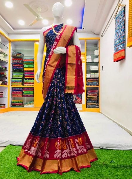 Buy Vikas Handlooms Pochampally ikat pattu silk kaddi border checks saree  with blouse Online at Best Prices in India - JioMart.